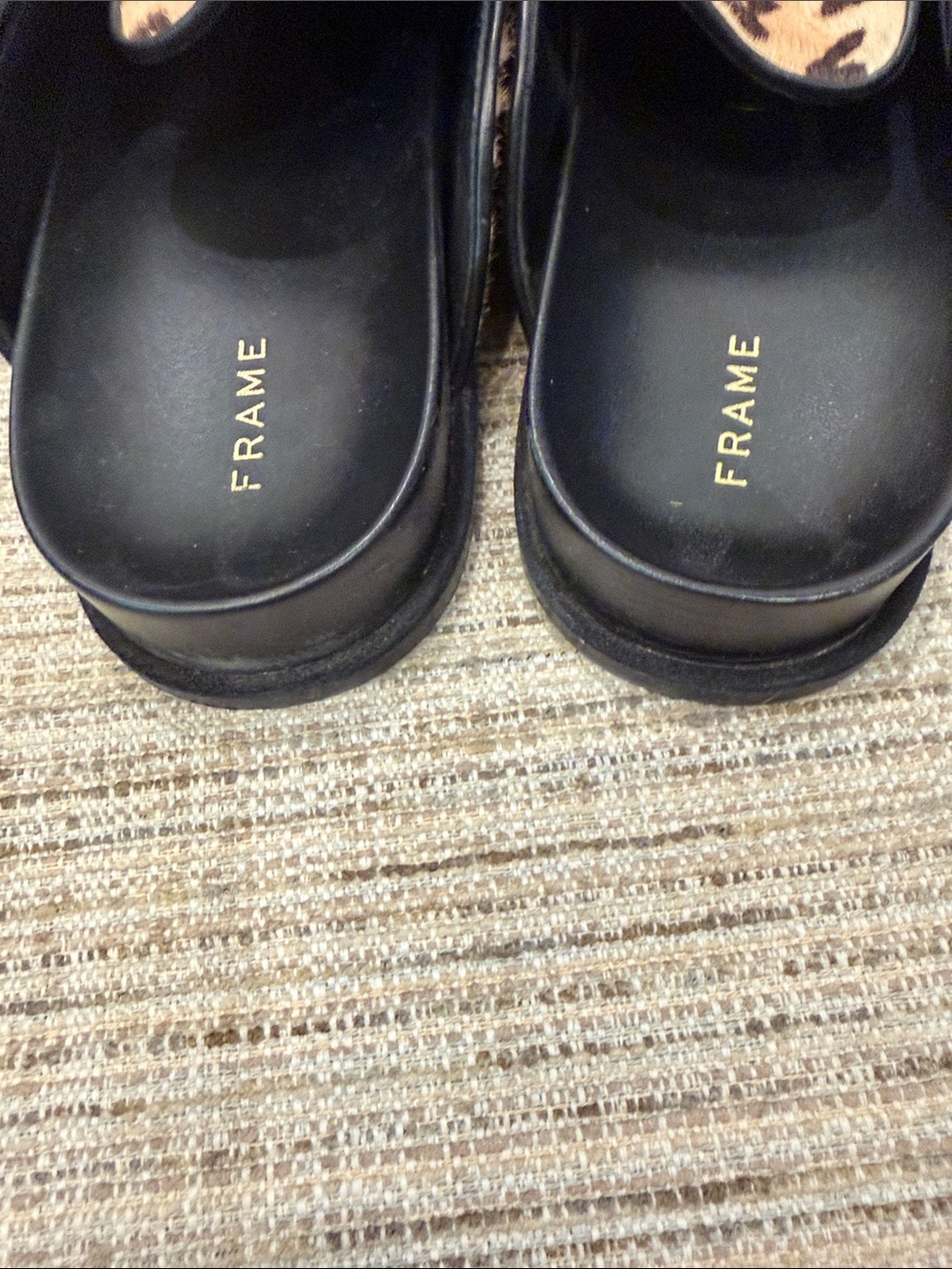 Frame Denim Leopard-Print Slide Mules with Black Strap & Gold Ring 8 1/2 - Picture 7 of 10